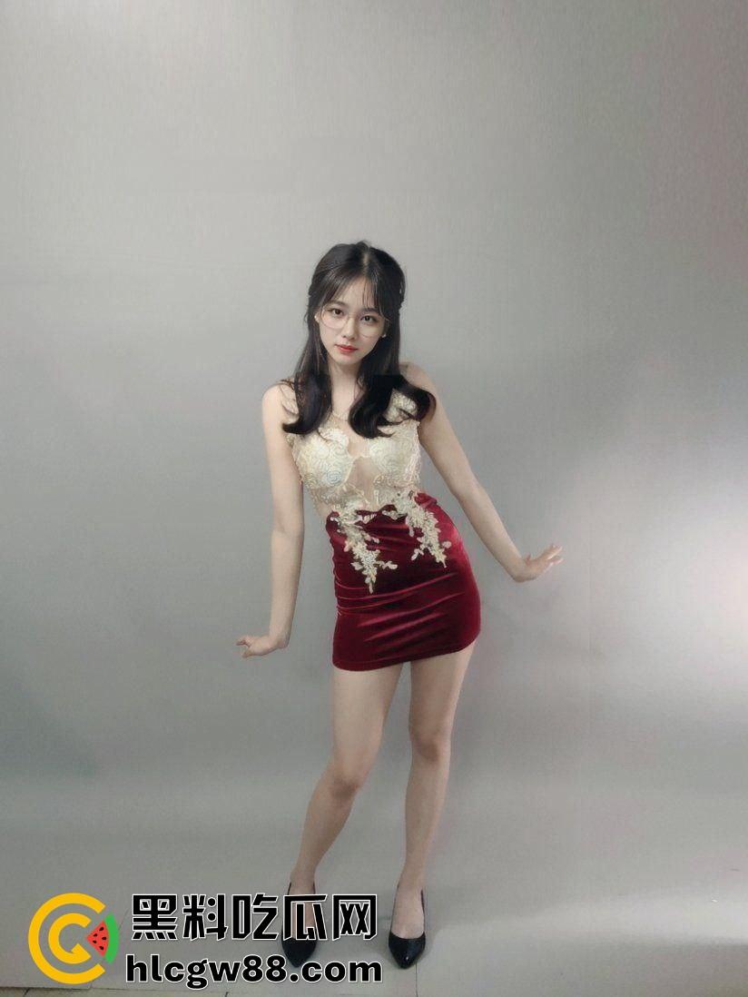 天上飞机最高，地下眼镜最骚！苏州眼镜娘【孙宁】长腿巨乳让男人把持不住，让人G点直接爆炸！-8