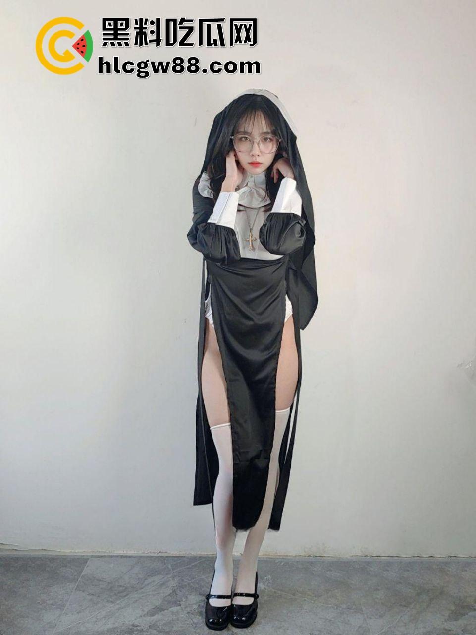 天上飞机最高，地下眼镜最骚！苏州眼镜娘【孙宁】长腿巨乳让男人把持不住，让人G点直接爆炸！-36