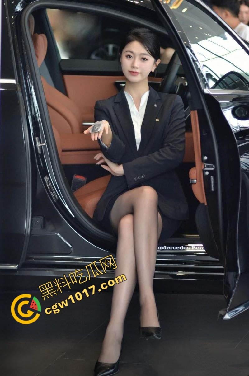 广西柳州奔驰4S店惊爆偷情丑闻！女销售与同事狂野偷情，金主怒曝视频，火爆开车撞店-10