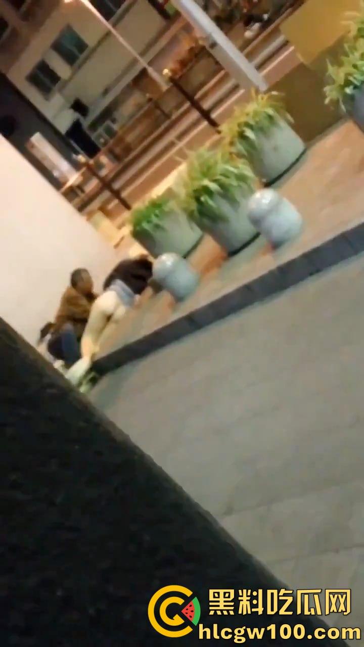 醉酒女人满地喷射，卫生间强暴，流浪汉路边强奸，被捡尸多人轮奸肆意玩弄60V合集-19