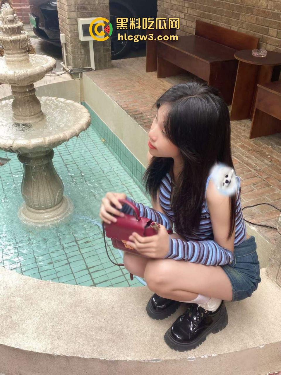 广州06年骚逼【徐家淇】极品反差白嫩女学生!雪般无瑕肌肤,清纯外表下的妩媚肉体太他妈润了!-9