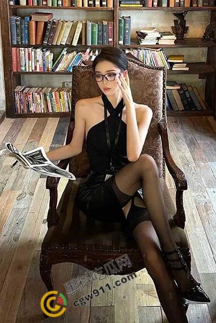 海角大神爆发新作!已为人妻的姐姐被无套操爽,舔屌配合大喷精,瓜友们赶紧收藏!-1