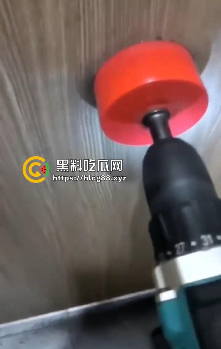 宁波万象城鸟洞事件,群友挖洞被抓,赔7000补窟窿,原来厕所鸟洞是他妈的专业户挖的!-3